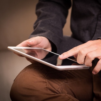 Bateria kuchenna złota z wylewką - elegancja i funkcjonalność w Twojej kuchni